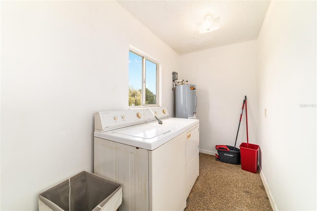 Active With Contract: $152,000 (2 beds, 2 baths, 1288 Square Feet)