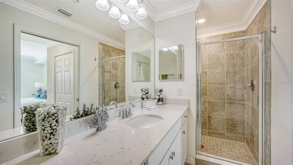 En Venta: $260,000 (2 camas, 2 baños, 1121 Pies cuadrados)