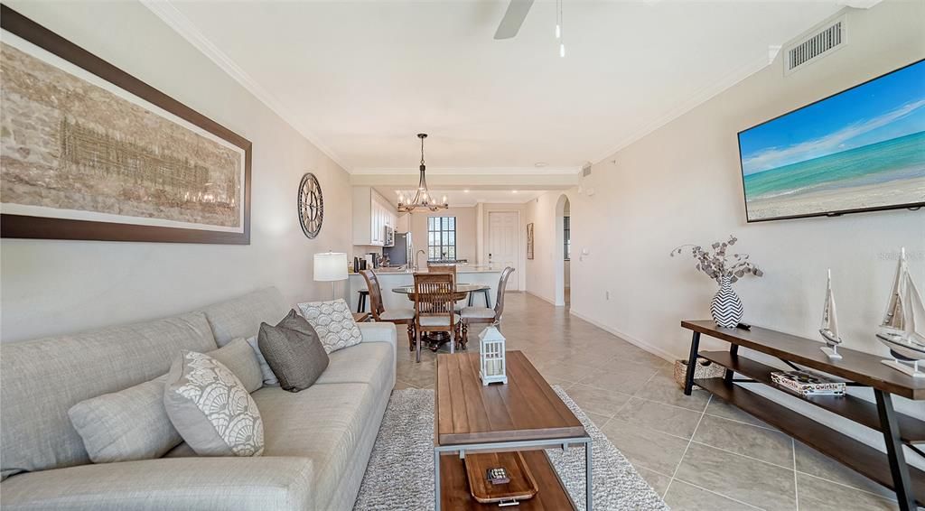 En Venta: $260,000 (2 camas, 2 baños, 1121 Pies cuadrados)