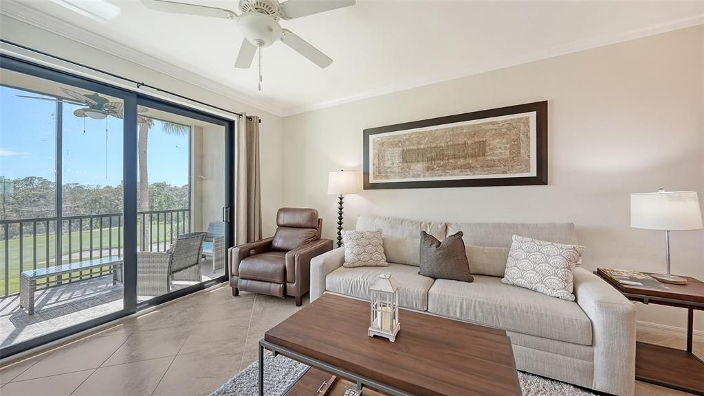 En Venta: $260,000 (2 camas, 2 baños, 1121 Pies cuadrados)