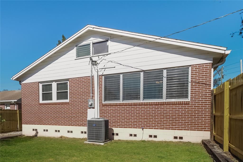 出租: $1,930 (3 贝兹, 3 浴室, 1761 平方英尺)