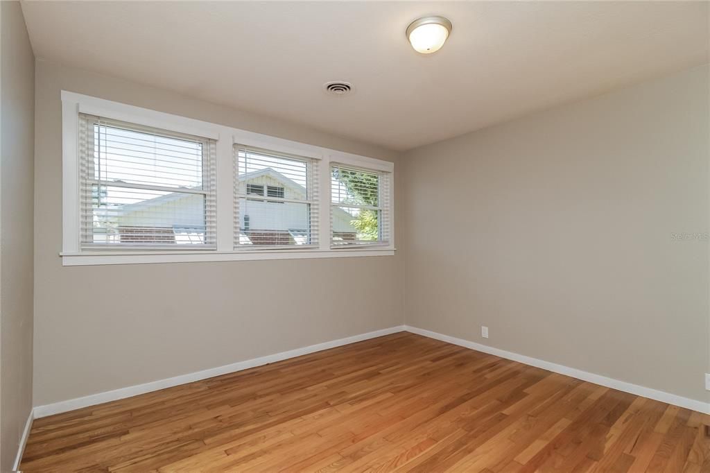 出租: $1,930 (3 贝兹, 3 浴室, 1761 平方英尺)