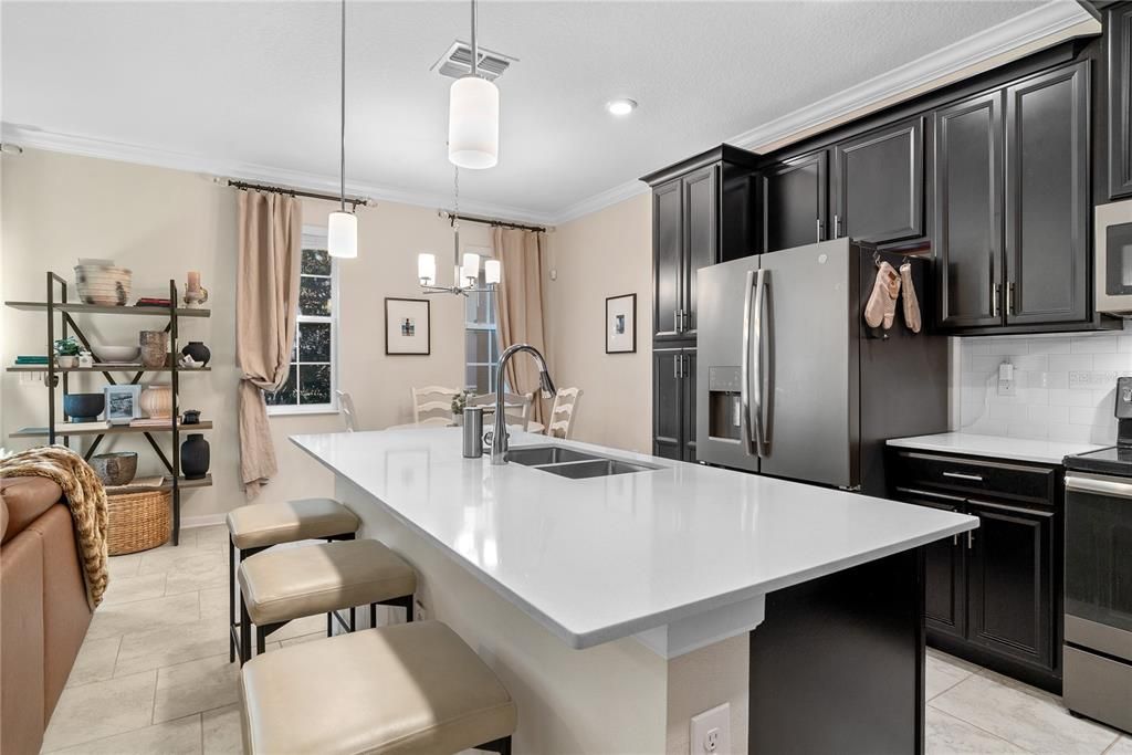 Active With Contract: $275,000 (3 beds, 2 baths, 1731 Square Feet)