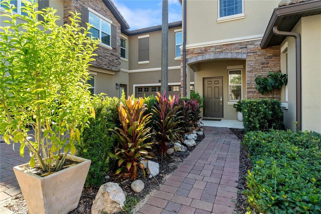 Active With Contract: $275,000 (3 beds, 2 baths, 1731 Square Feet)