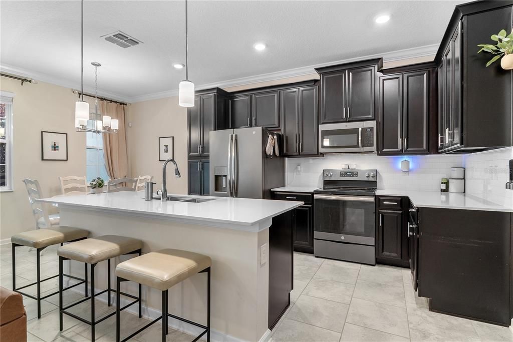 Active With Contract: $275,000 (3 beds, 2 baths, 1731 Square Feet)