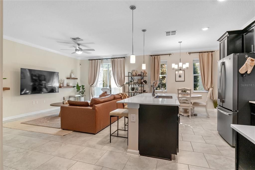 Active With Contract: $275,000 (3 beds, 2 baths, 1731 Square Feet)