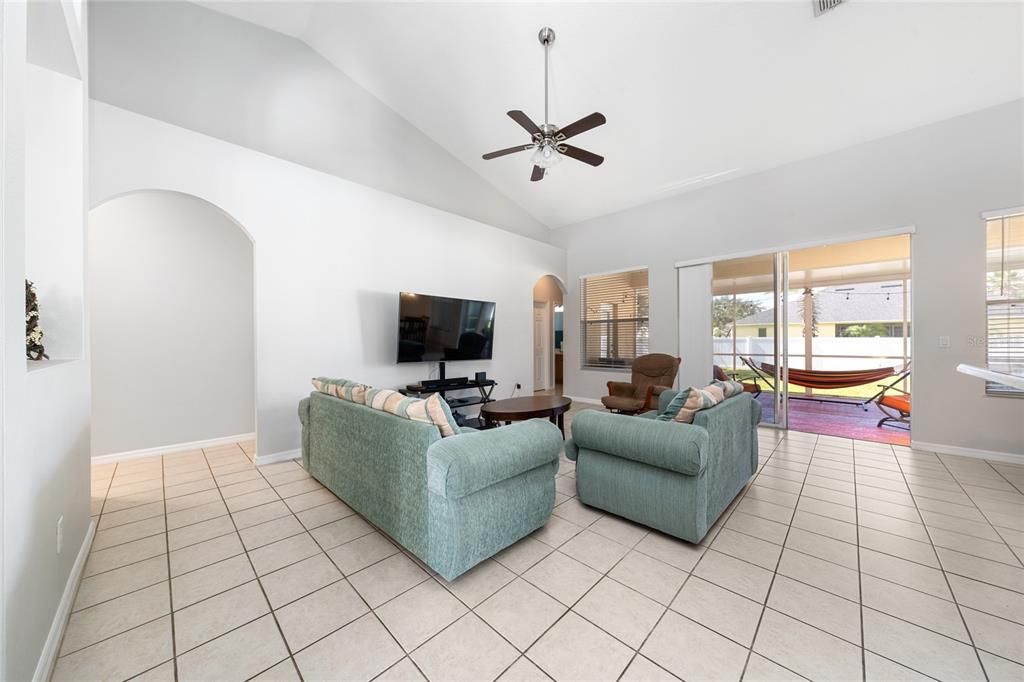 For Sale: $419,000 (4 beds, 2 baths, 2052 Square Feet)
