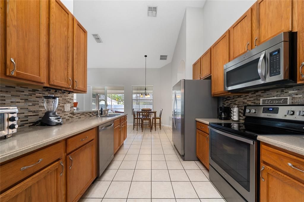 For Sale: $419,000 (4 beds, 2 baths, 2052 Square Feet)