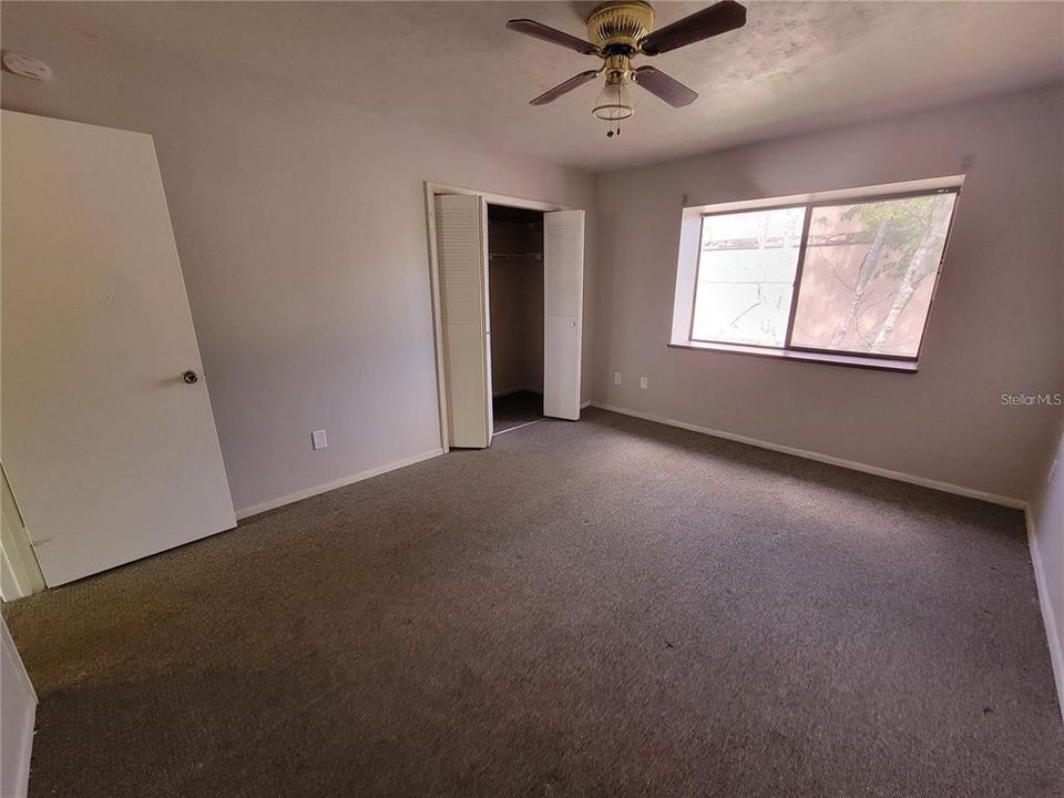 На продажу: $135,000 (2 спален, 1 ванн, 1154 Квадратных фут)