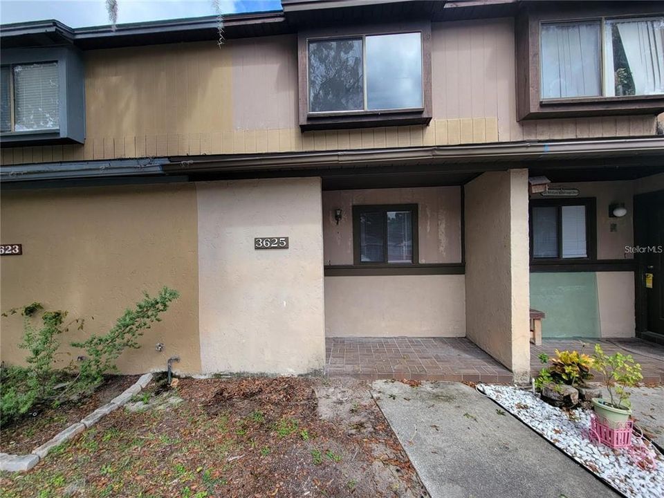 На продажу: $135,000 (2 спален, 1 ванн, 1154 Квадратных фут)