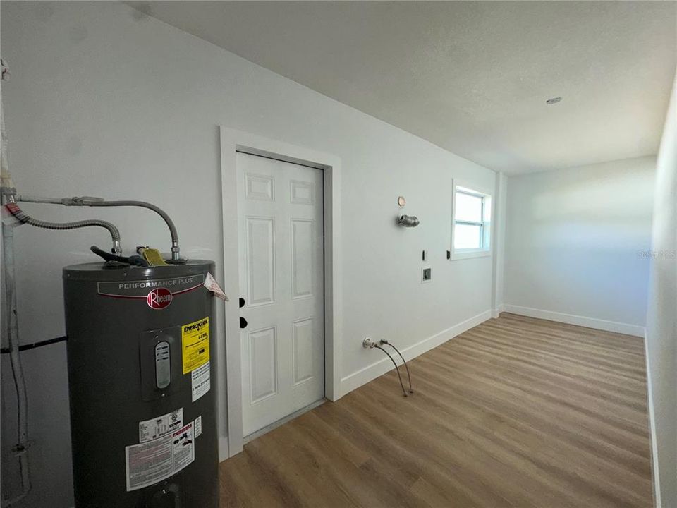 Active With Contract: $489,900 (4 beds, 2 baths, 2065 Square Feet)