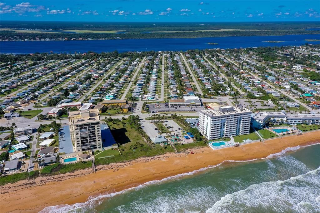 待售: $334,000 (2 贝兹, 1 浴室, 882 平方英尺)