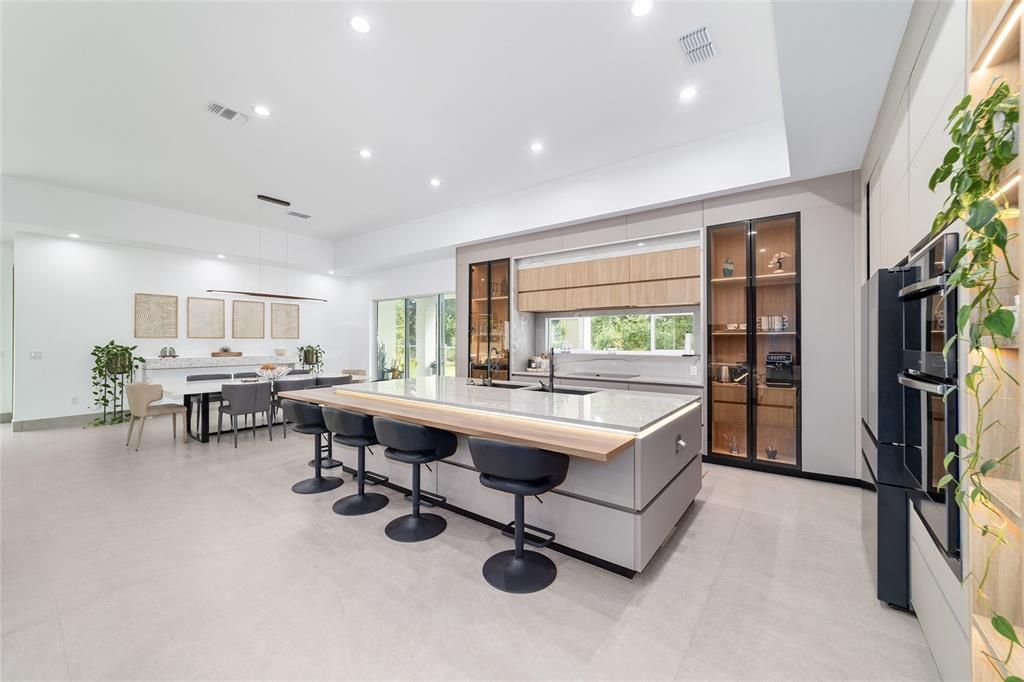 En Venta: $1,295,000 (3 camas, 4 baños, 3499 Pies cuadrados)