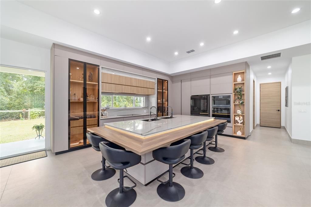 En Venta: $1,295,000 (3 camas, 4 baños, 3499 Pies cuadrados)