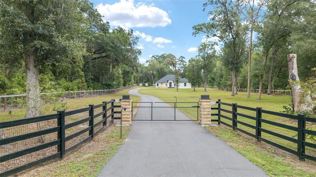 En Venta: $1,295,000 (3 camas, 4 baños, 3499 Pies cuadrados)