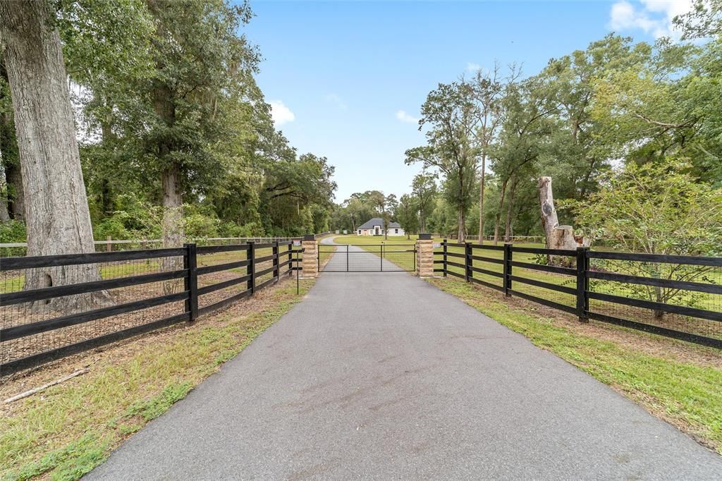 En Venta: $1,295,000 (3 camas, 4 baños, 3499 Pies cuadrados)