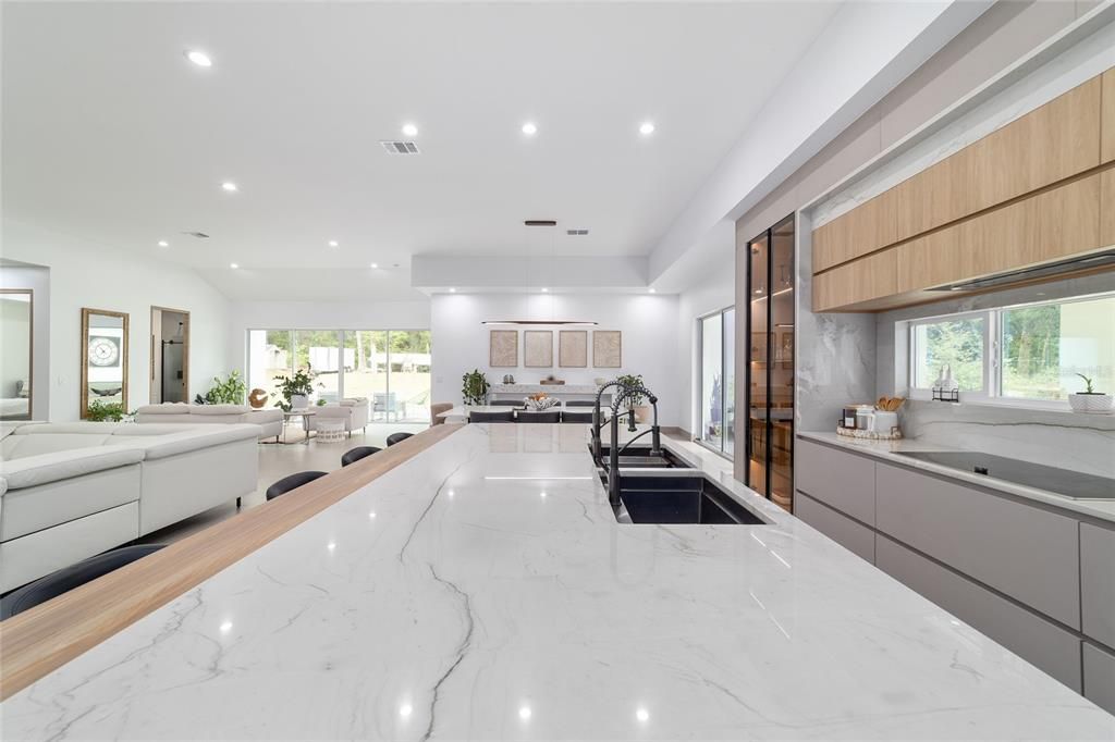 En Venta: $1,295,000 (3 camas, 4 baños, 3499 Pies cuadrados)