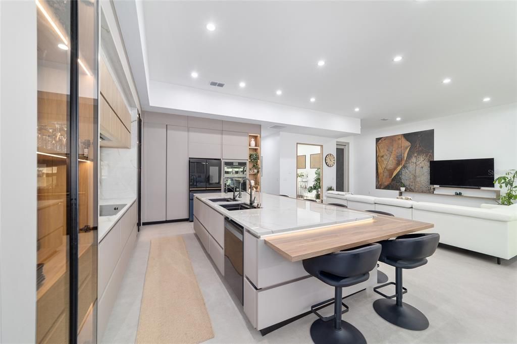 En Venta: $1,295,000 (3 camas, 4 baños, 3499 Pies cuadrados)