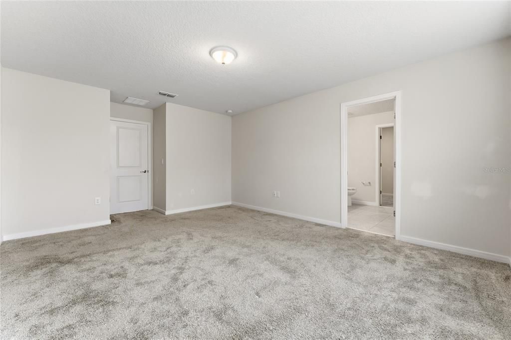 For Rent: $2,800 (4 beds, 3 baths, 2178 Square Feet)