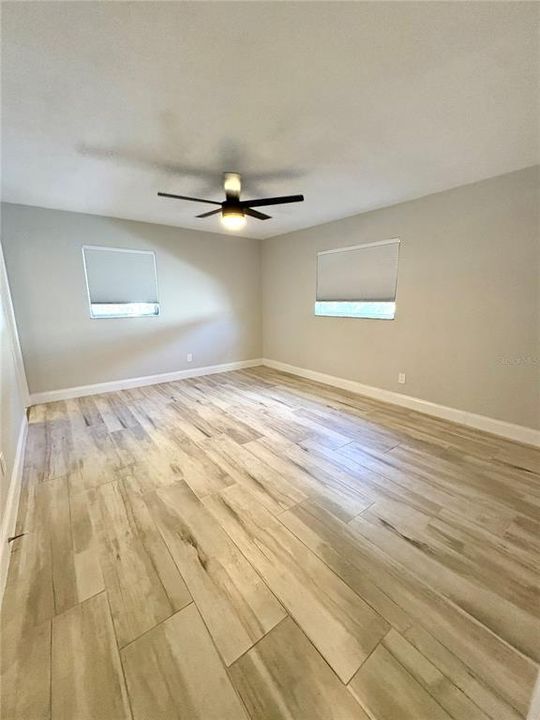 Activo con contrato: $2,375 (2 camas, 2 baños, 1060 Pies cuadrados)