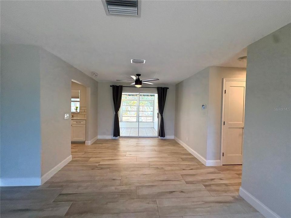 Activo con contrato: $2,375 (2 camas, 2 baños, 1060 Pies cuadrados)