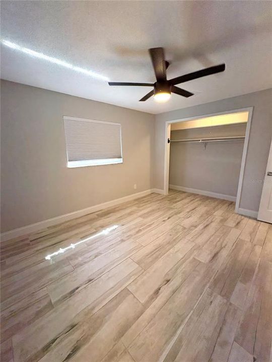 Activo con contrato: $2,375 (2 camas, 2 baños, 1060 Pies cuadrados)