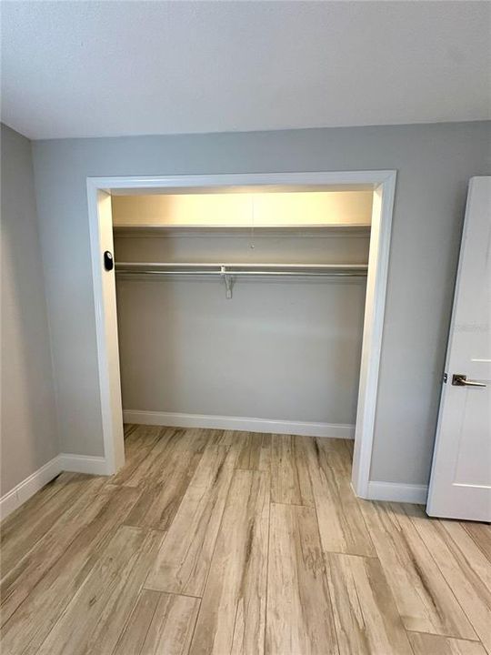 Activo con contrato: $2,375 (2 camas, 2 baños, 1060 Pies cuadrados)