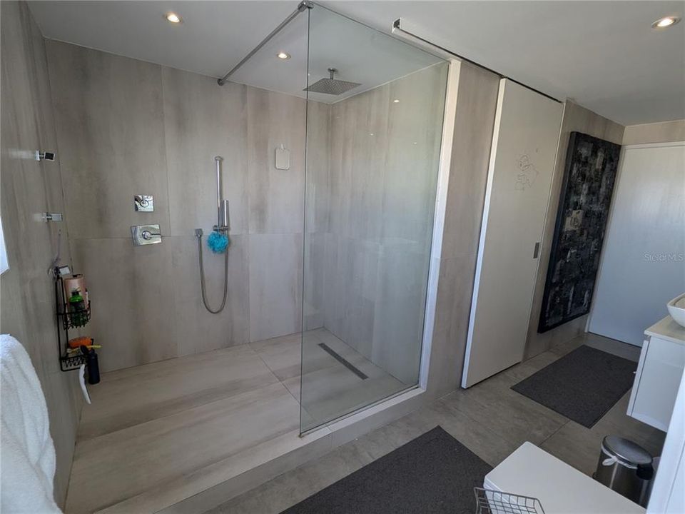 En Renta: $10,500 (3 camas, 3 baños, 2407 Pies cuadrados)