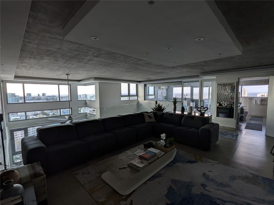 En Renta: $10,500 (3 camas, 3 baños, 2407 Pies cuadrados)