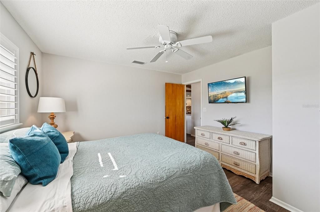 For Sale: $499,000 (3 beds, 2 baths, 2022 Square Feet)