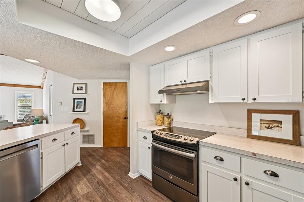 For Sale: $499,000 (3 beds, 2 baths, 2022 Square Feet)