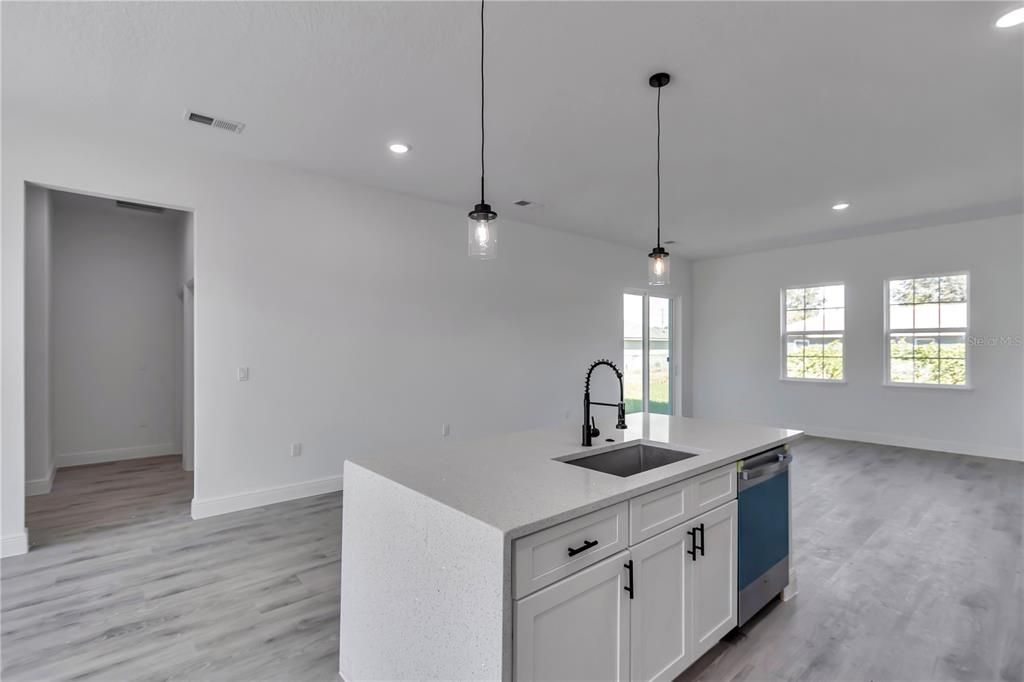 For Sale: $305,900 (4 beds, 2 baths, 1878 Square Feet)