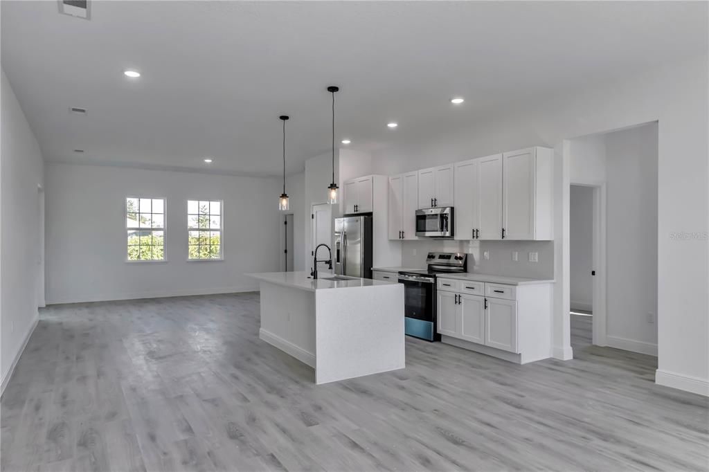 For Sale: $305,900 (4 beds, 2 baths, 1878 Square Feet)