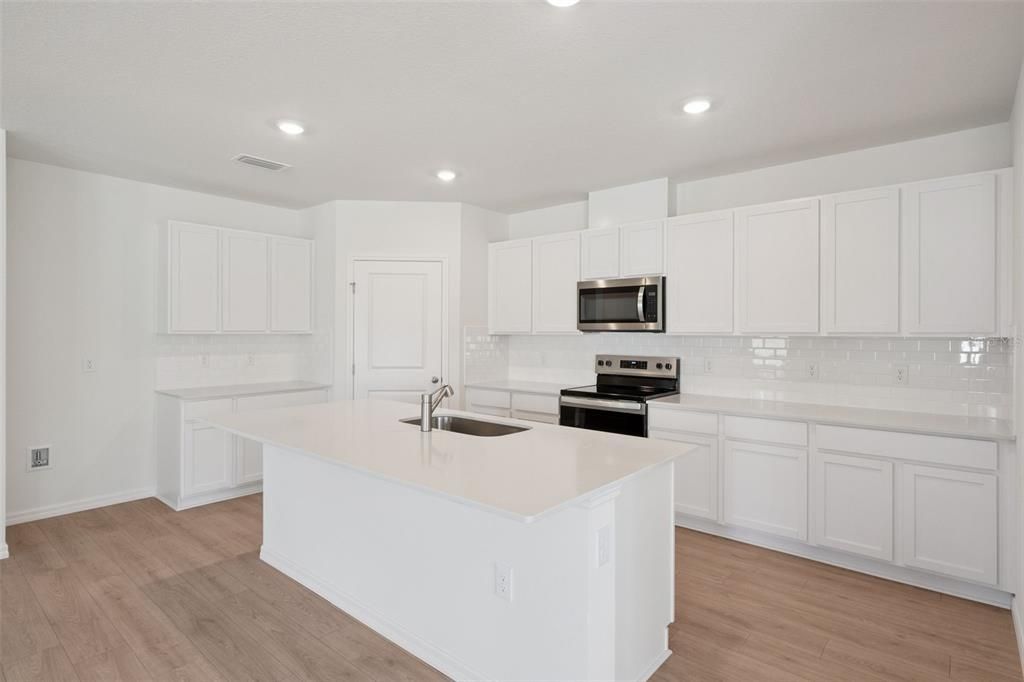 Active With Contract: $434,990 (5 beds, 3 baths, 2490 Square Feet)