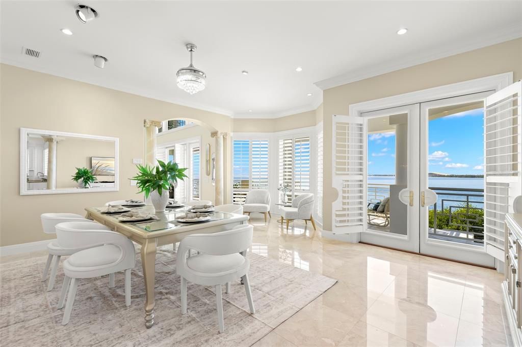 На продажу: $5,995,000 (5 спален, 5 ванн, 6147 Квадратных фут)