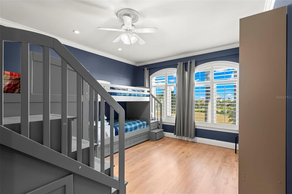 На продажу: $5,995,000 (5 спален, 5 ванн, 6147 Квадратных фут)