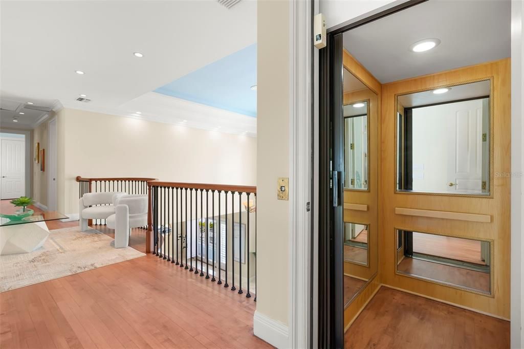 На продажу: $5,995,000 (5 спален, 5 ванн, 6147 Квадратных фут)