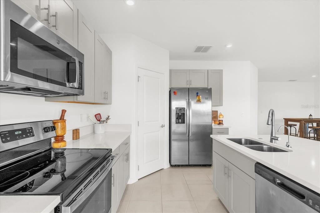 For Sale: $385,000 (3 beds, 2 baths, 1490 Square Feet)