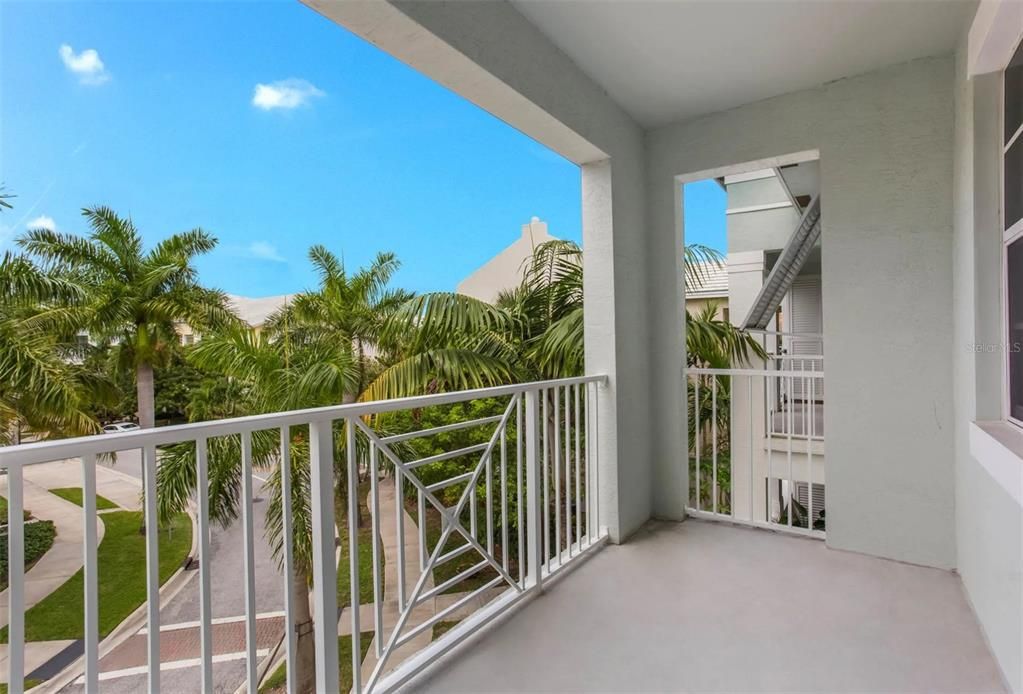 For Rent: $2,115 (1 beds, 1 baths, 772 Square Feet)