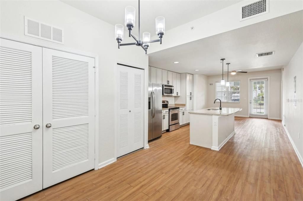 For Rent: $2,115 (1 beds, 1 baths, 772 Square Feet)