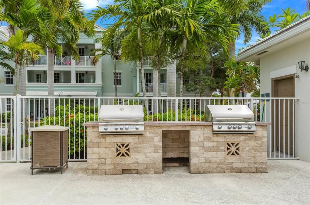 For Rent: $2,115 (1 beds, 1 baths, 772 Square Feet)