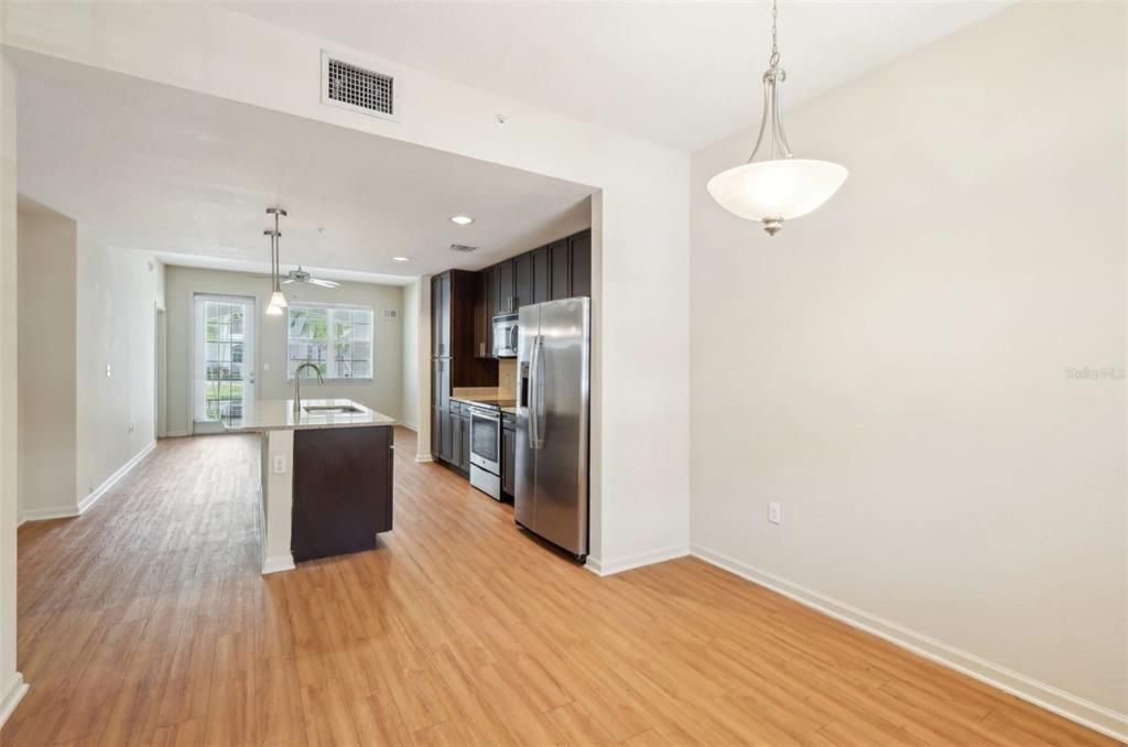 For Rent: $2,115 (1 beds, 1 baths, 772 Square Feet)