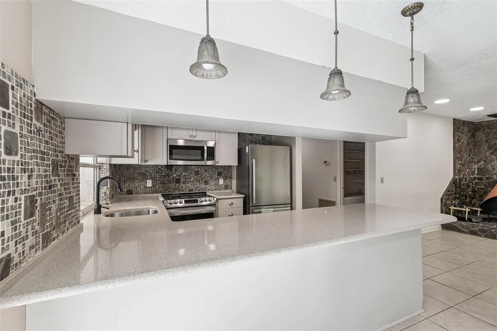 Active With Contract: $595,000 (3 beds, 2 baths, 2153 Square Feet)