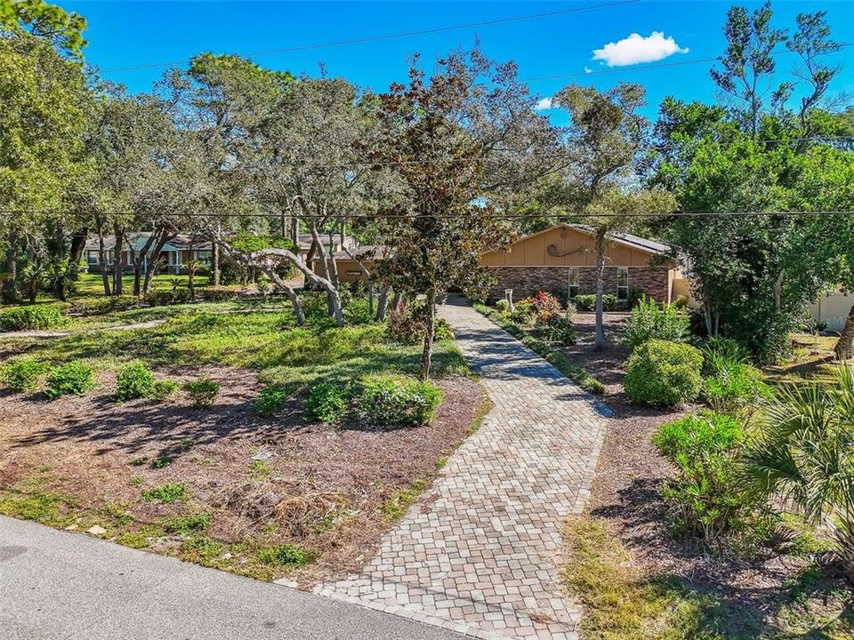 Active With Contract: $595,000 (3 beds, 2 baths, 2153 Square Feet)