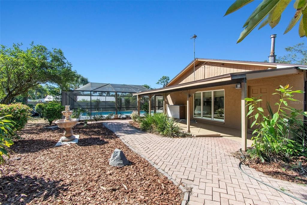 Active With Contract: $595,000 (3 beds, 2 baths, 2153 Square Feet)