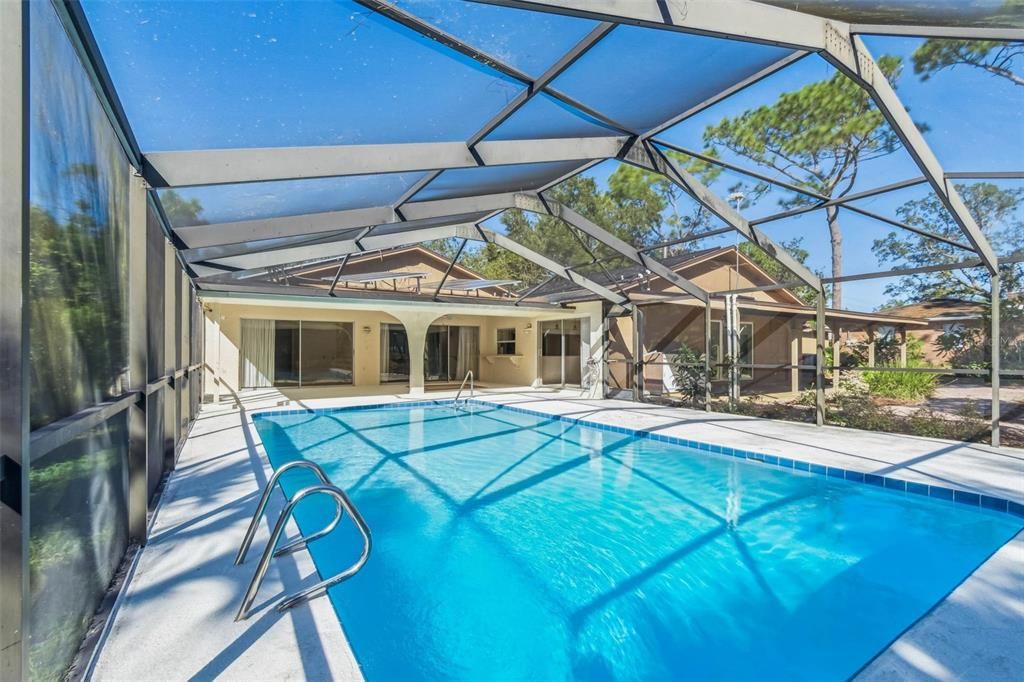 Active With Contract: $595,000 (3 beds, 2 baths, 2153 Square Feet)