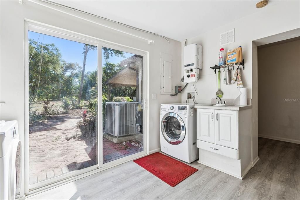 Active With Contract: $595,000 (3 beds, 2 baths, 2153 Square Feet)