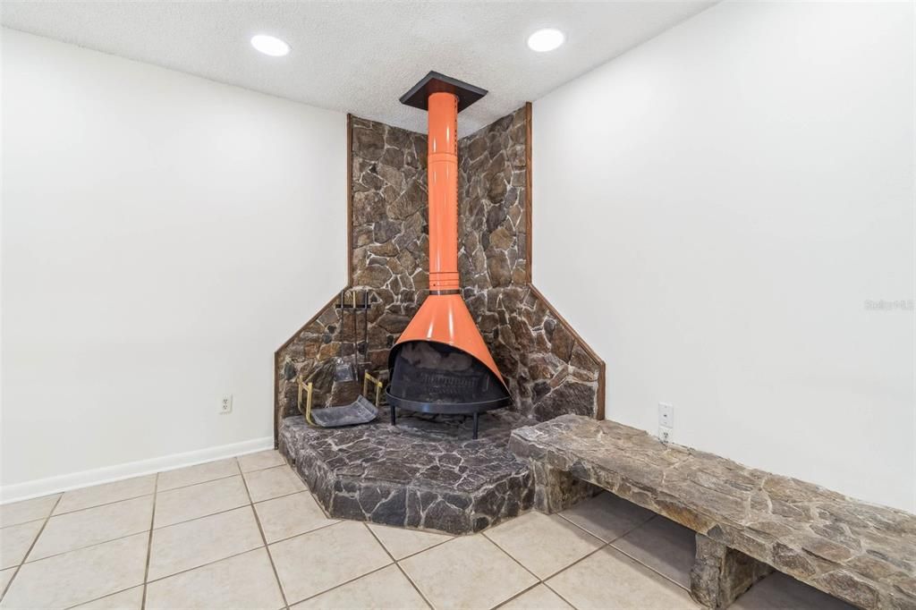 Active With Contract: $595,000 (3 beds, 2 baths, 2153 Square Feet)