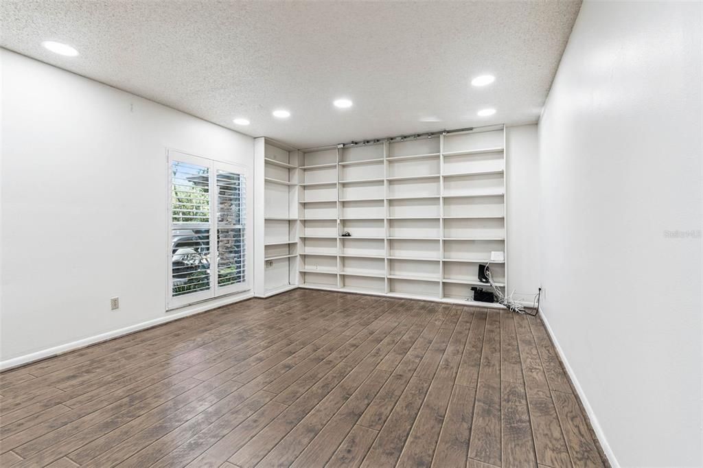 Active With Contract: $595,000 (3 beds, 2 baths, 2153 Square Feet)