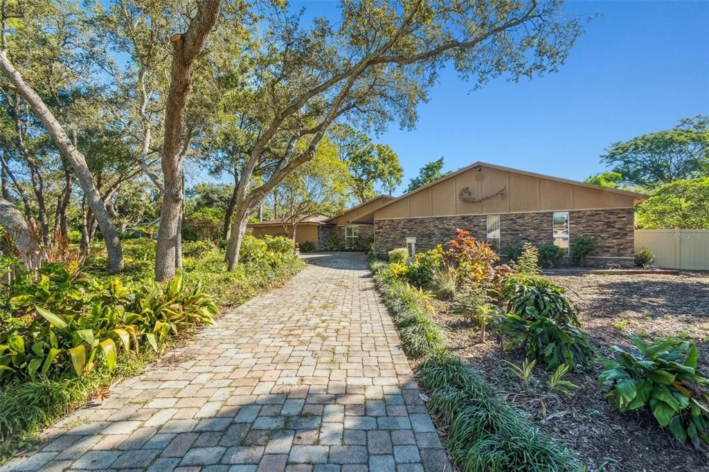 Active With Contract: $595,000 (3 beds, 2 baths, 2153 Square Feet)